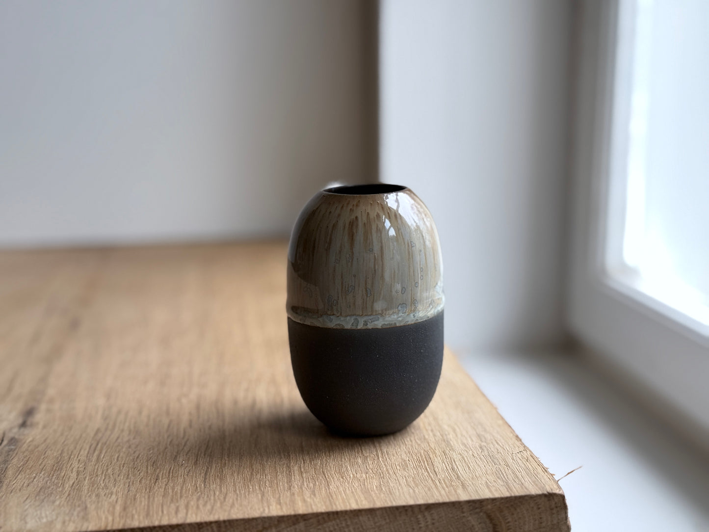 Vase Small, Matt Black & Dip