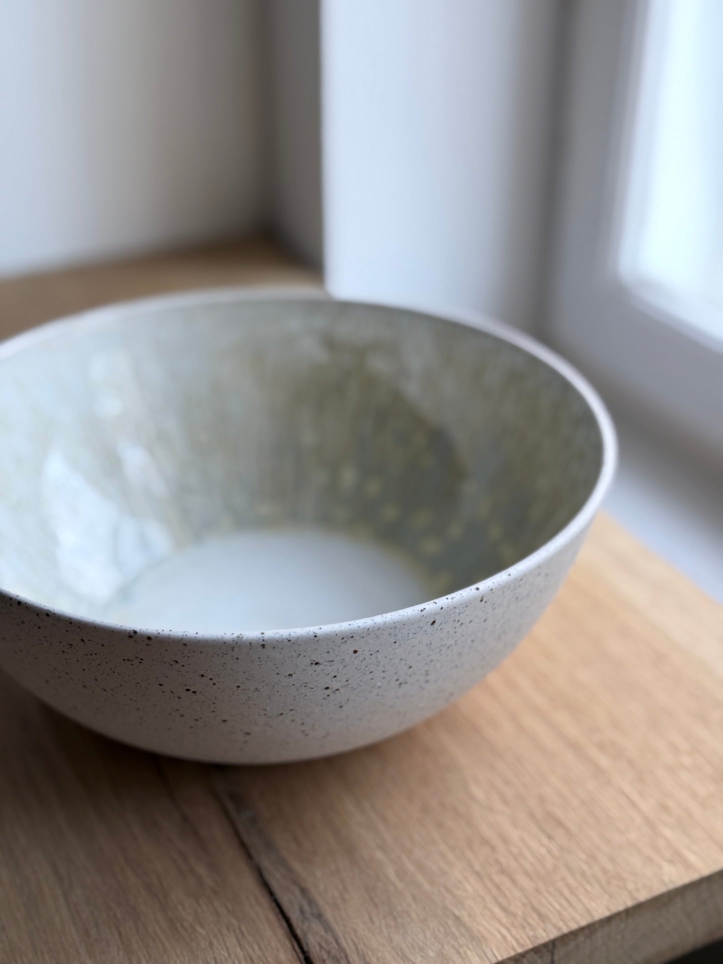 Salad bowl, Dots w/ Crystal Glaze