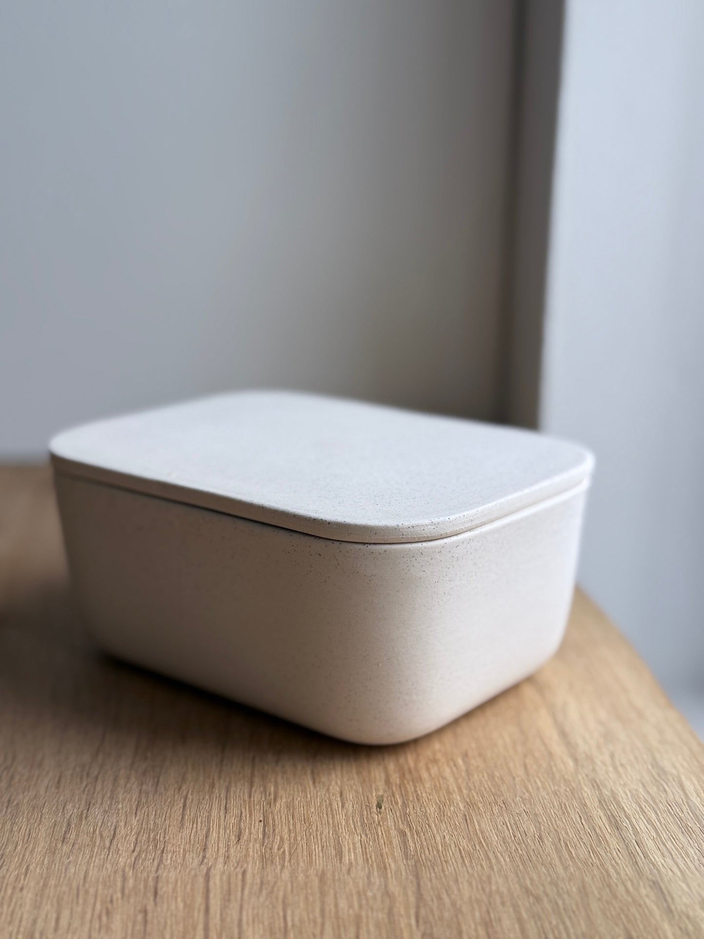 Butter Dish, Matt White w/ lid