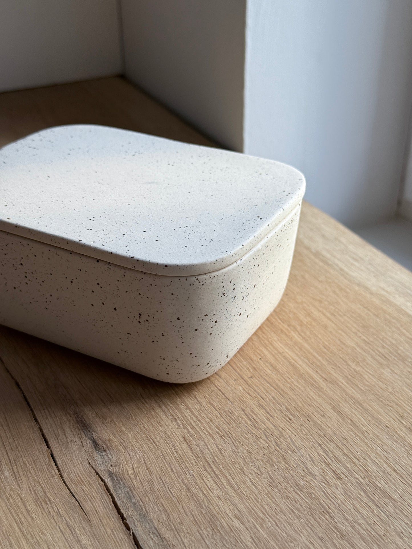 Butter Dish, Dots w/ lid