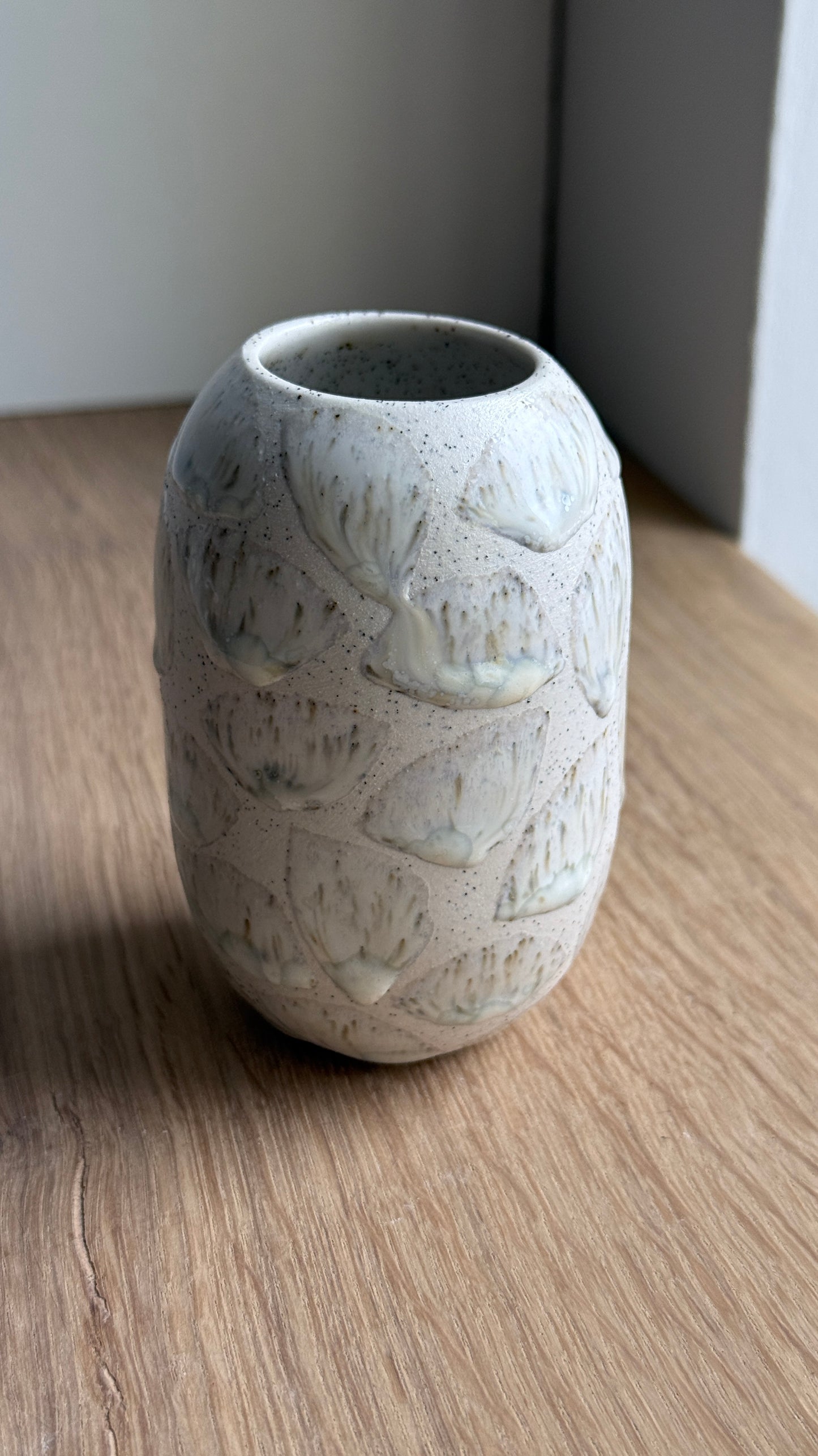 Vase Small, Matt White w/Glaze Deco