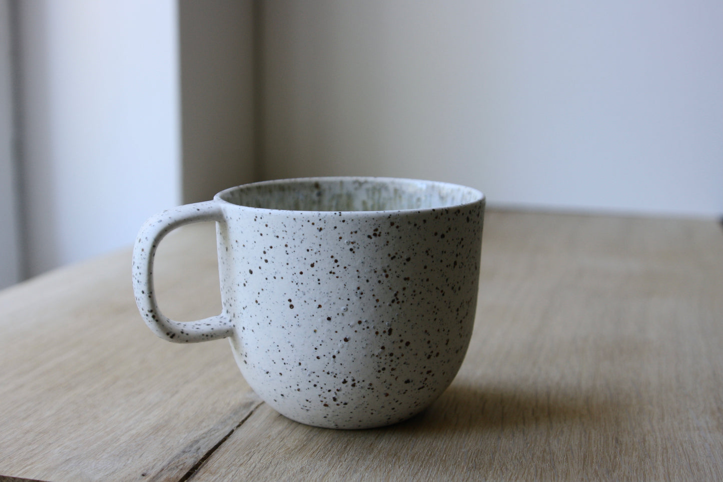 Mug with handle, Dots w/Crystal glaze (250 ml)