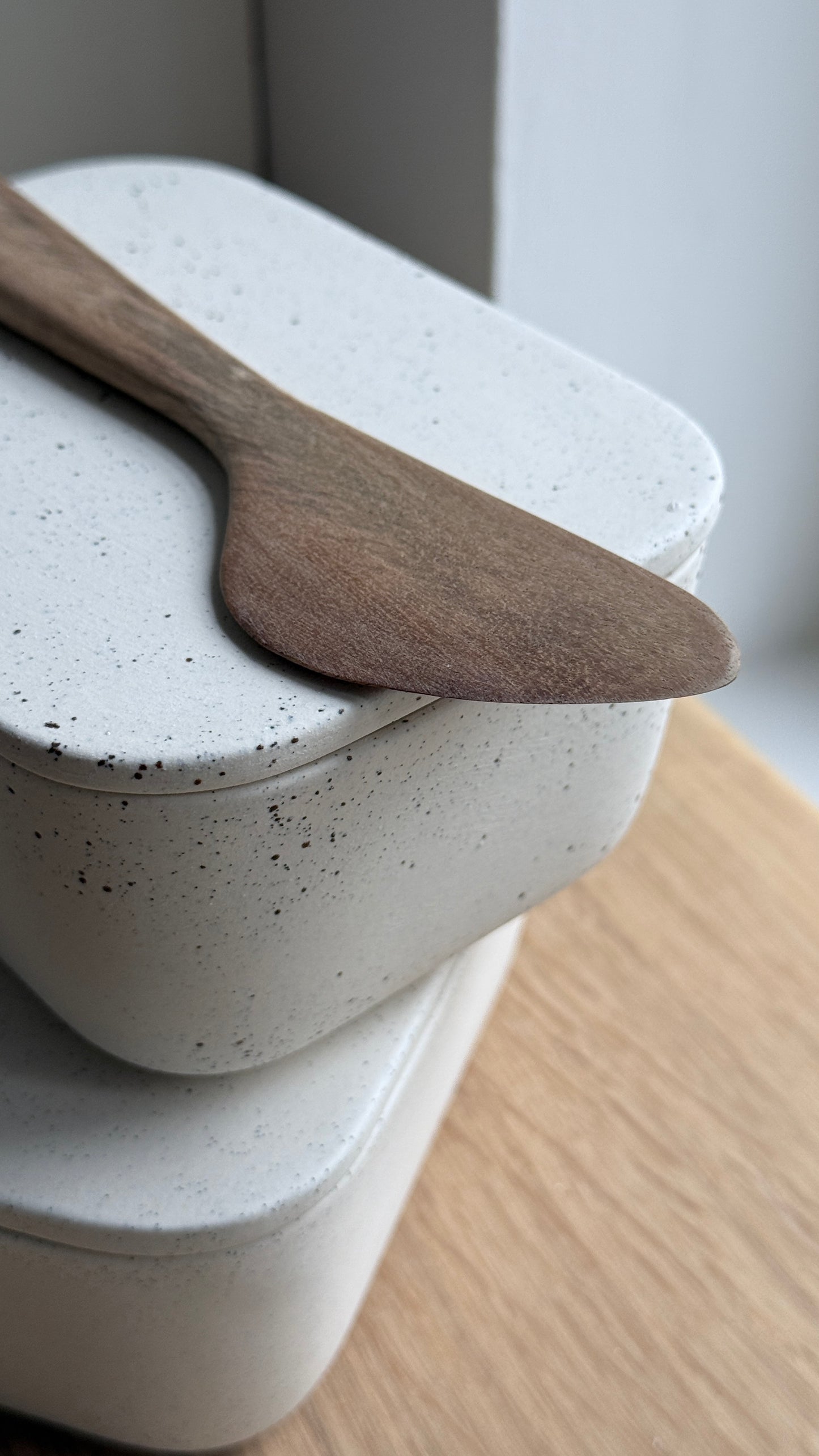 Butter Dish, Dots w/ lid