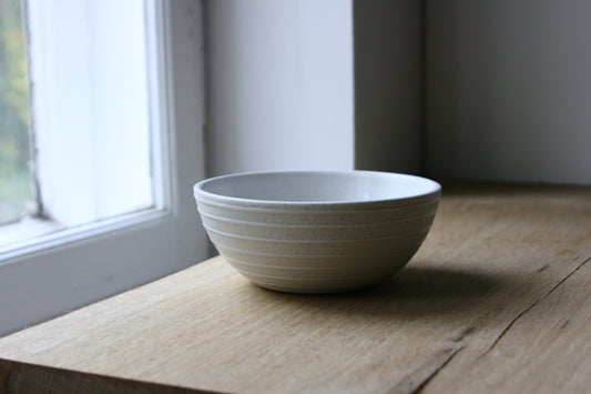 Breakfast bowl, Light Stone Grey w/ glazed stripes