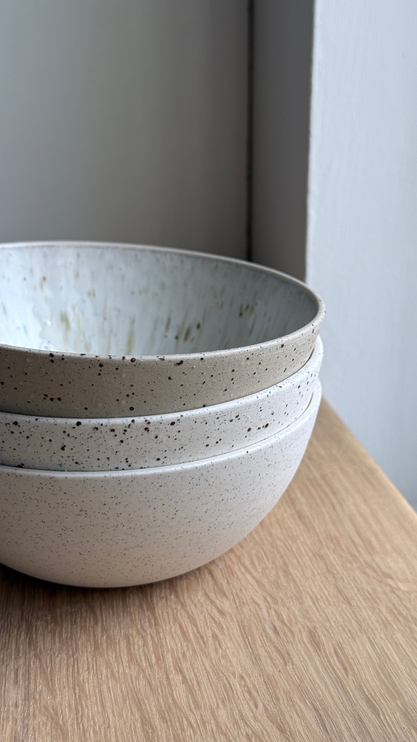 Breakfast bowl, Dots w/ Crystal Glaze