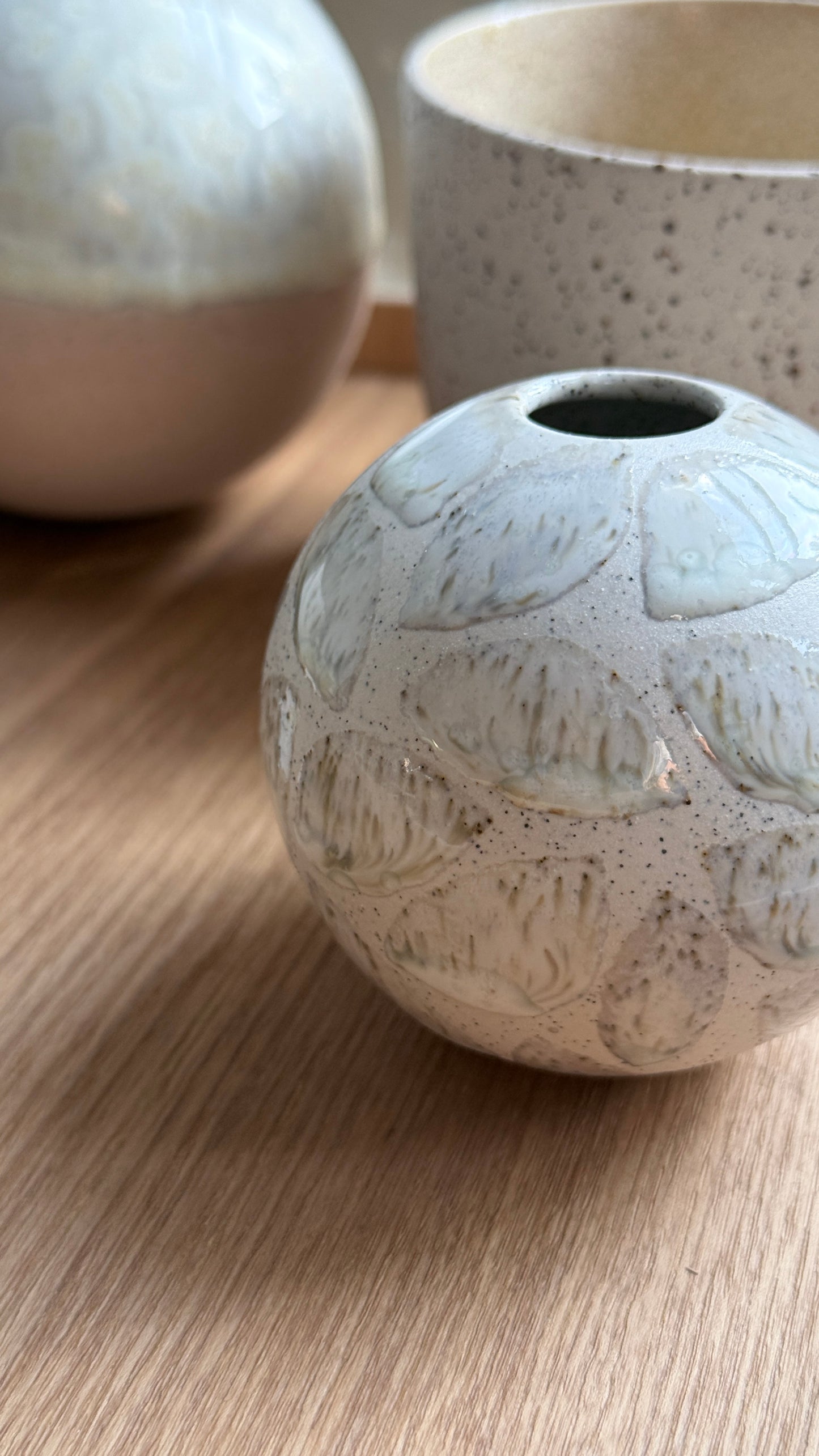 Mini Sphere-Vase, Matt White w/Glaze deco
