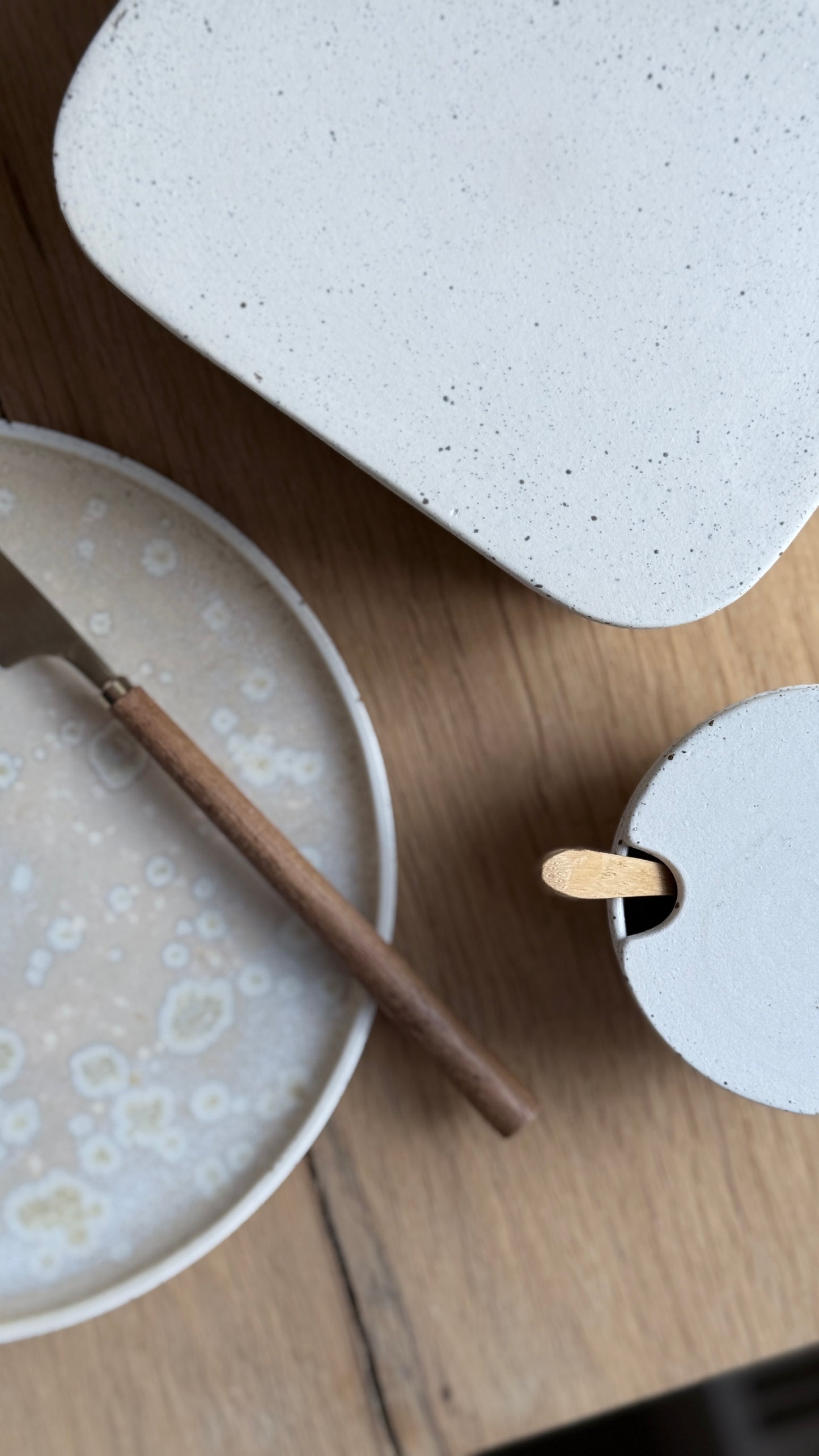 Butter Dish, Dots w/ lid