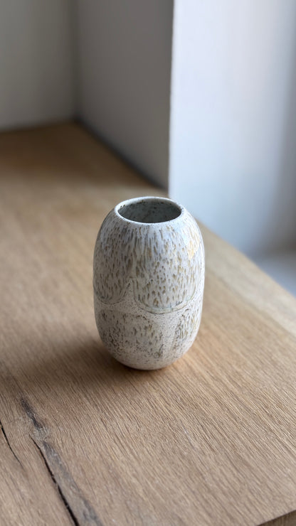 Vase Small, Brush