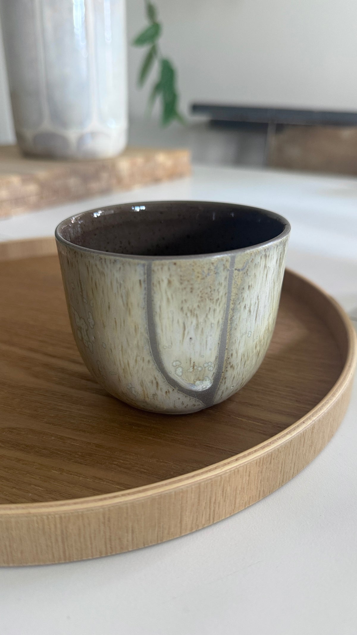 Coffee Cup, Earth Brown / Off-center | Brush (250 ml)