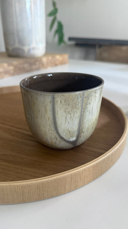 Coffee Cup, Earth Brown / Off-center | Brush (250 ml)