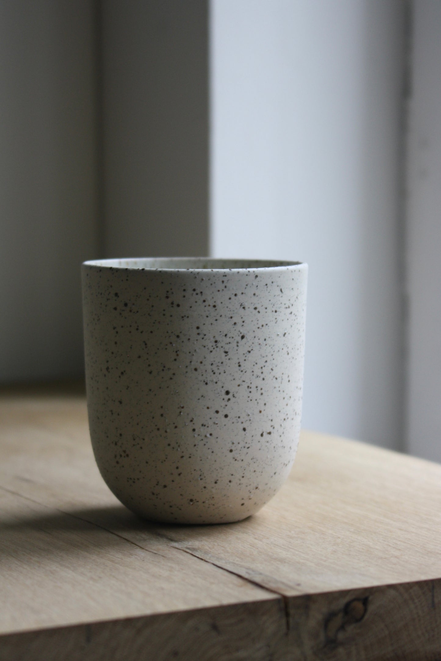 Coffe/Tea Cup, Dots w/crystal glaze (400 ml)