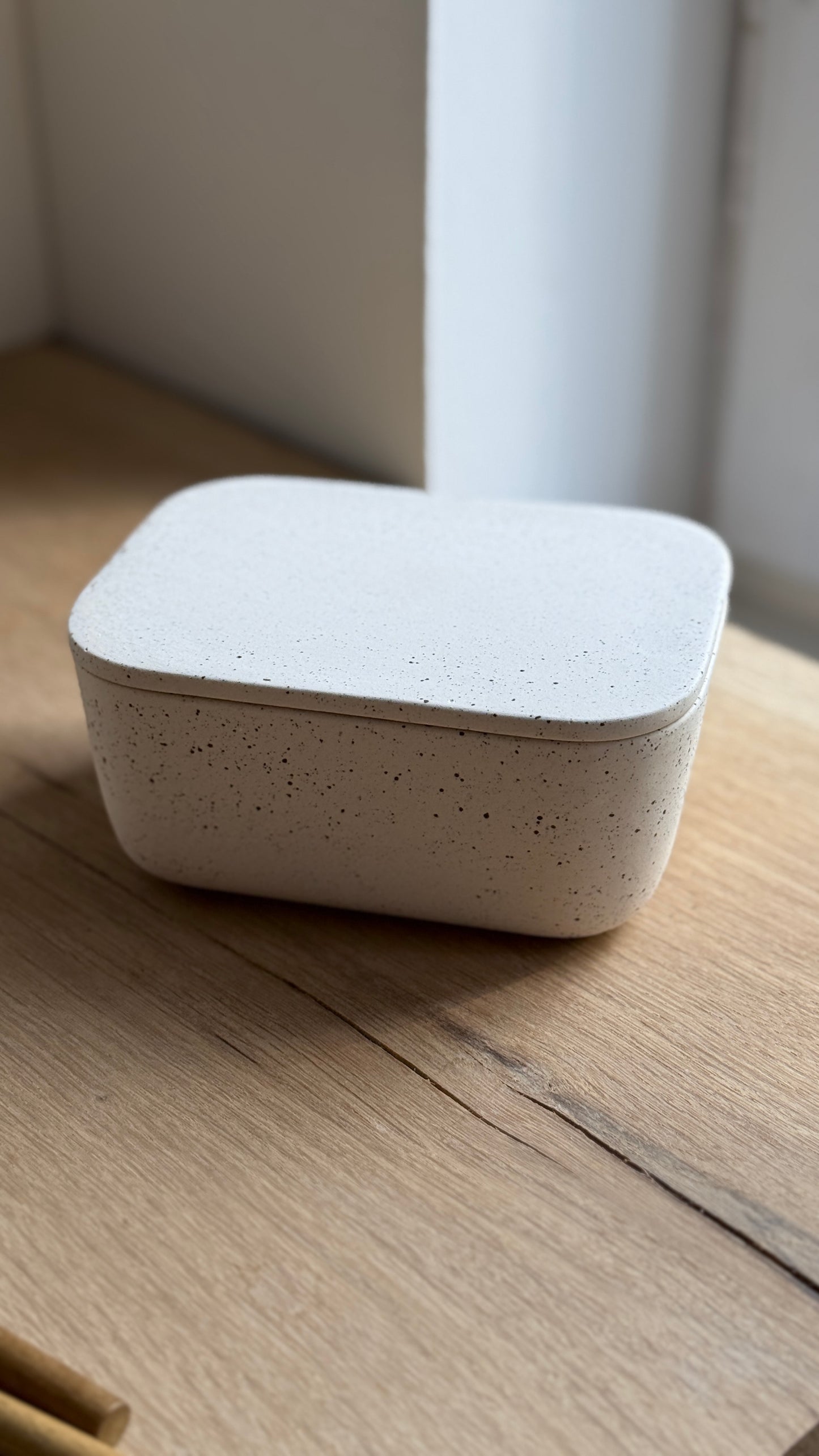 Butter Dish, Dots w/ lid