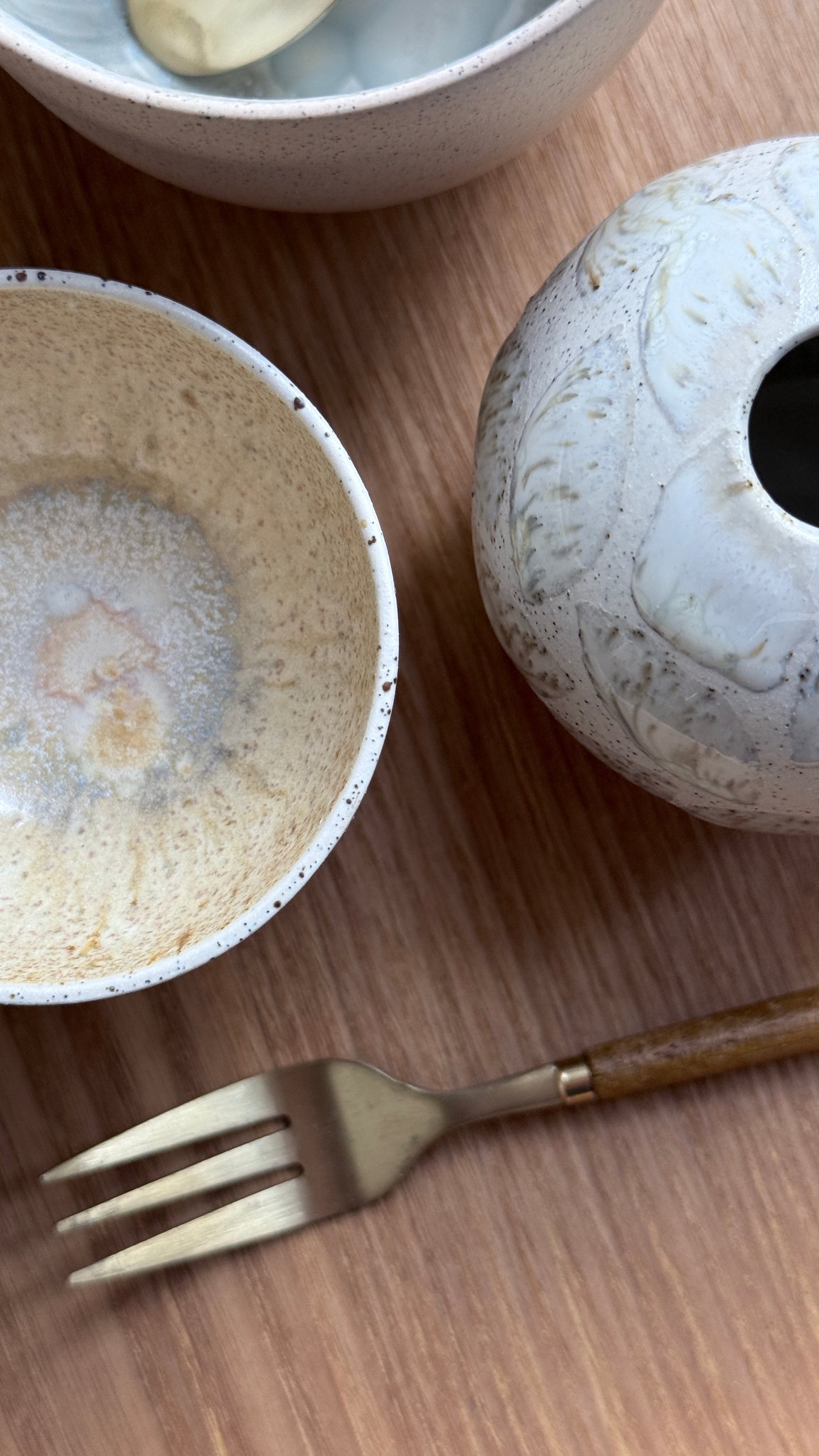 Mini Sphere-Vase, Matt White w/Glaze deco