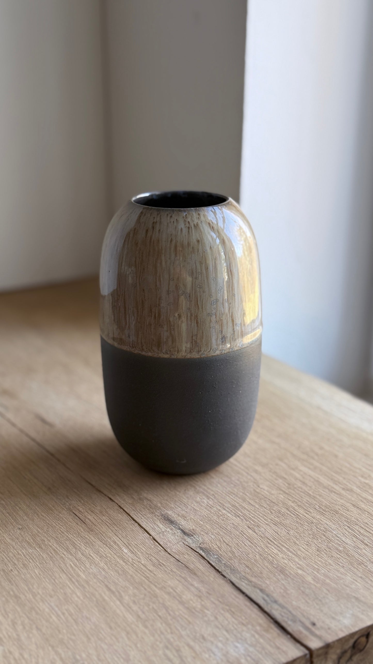 Vase, Large Wide, Matt Black & Dip