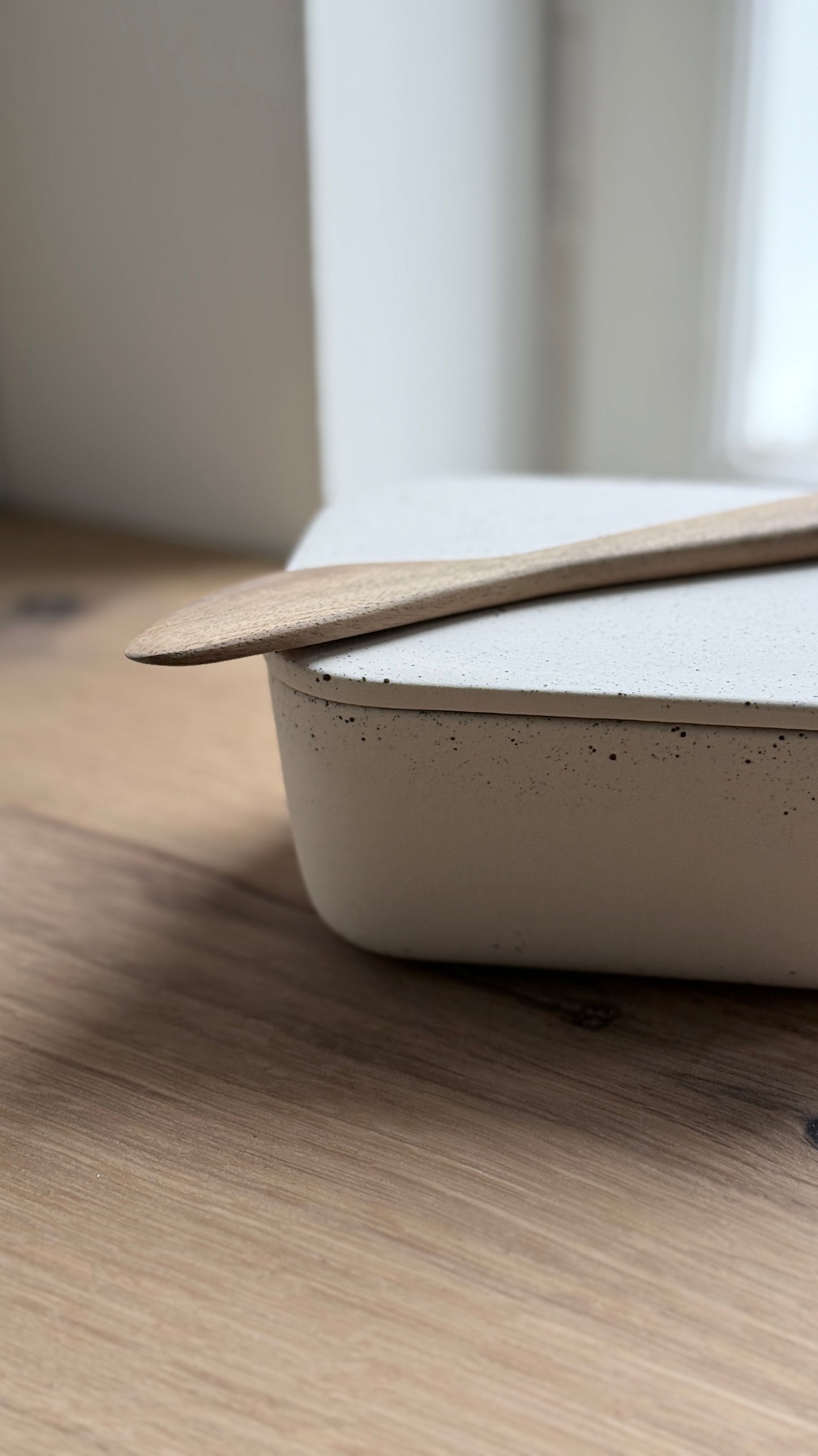 Butter Dish, Dots w/ lid