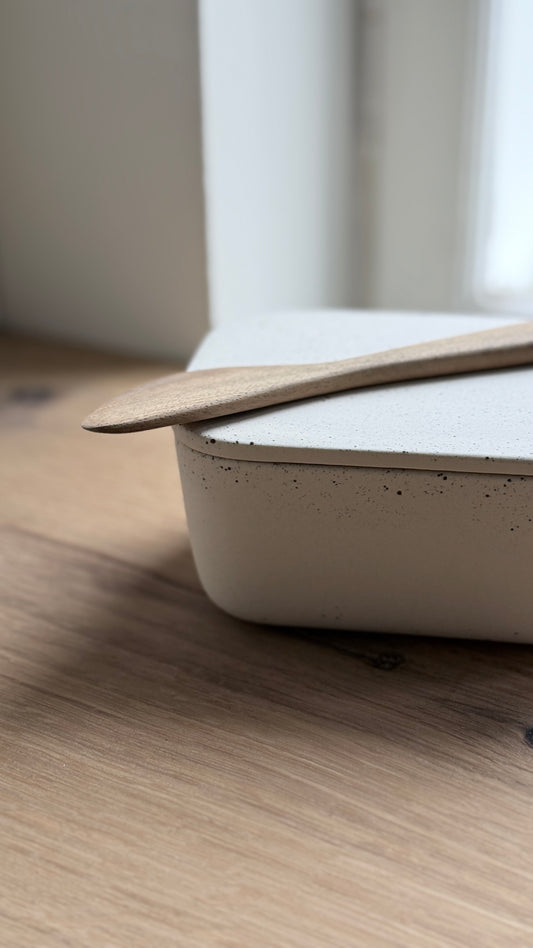 Butter Dish, Dots w/ lid